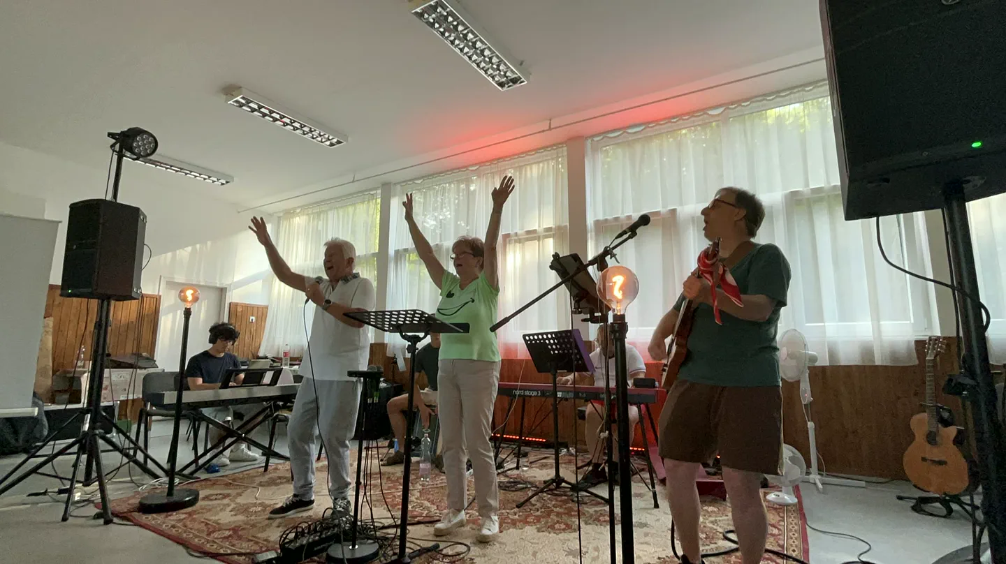 Zenei szolgálat zenekarral az Omega Miskolc alkalmán